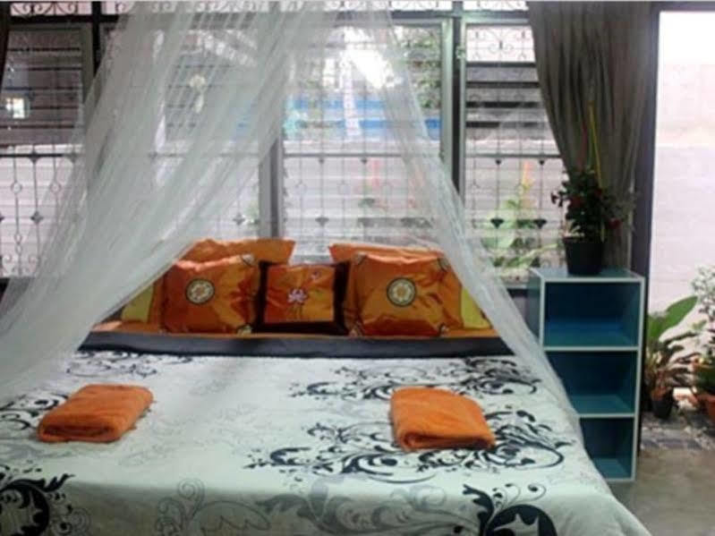 Kikie'S House Hostel Чиангмай Екстериор снимка