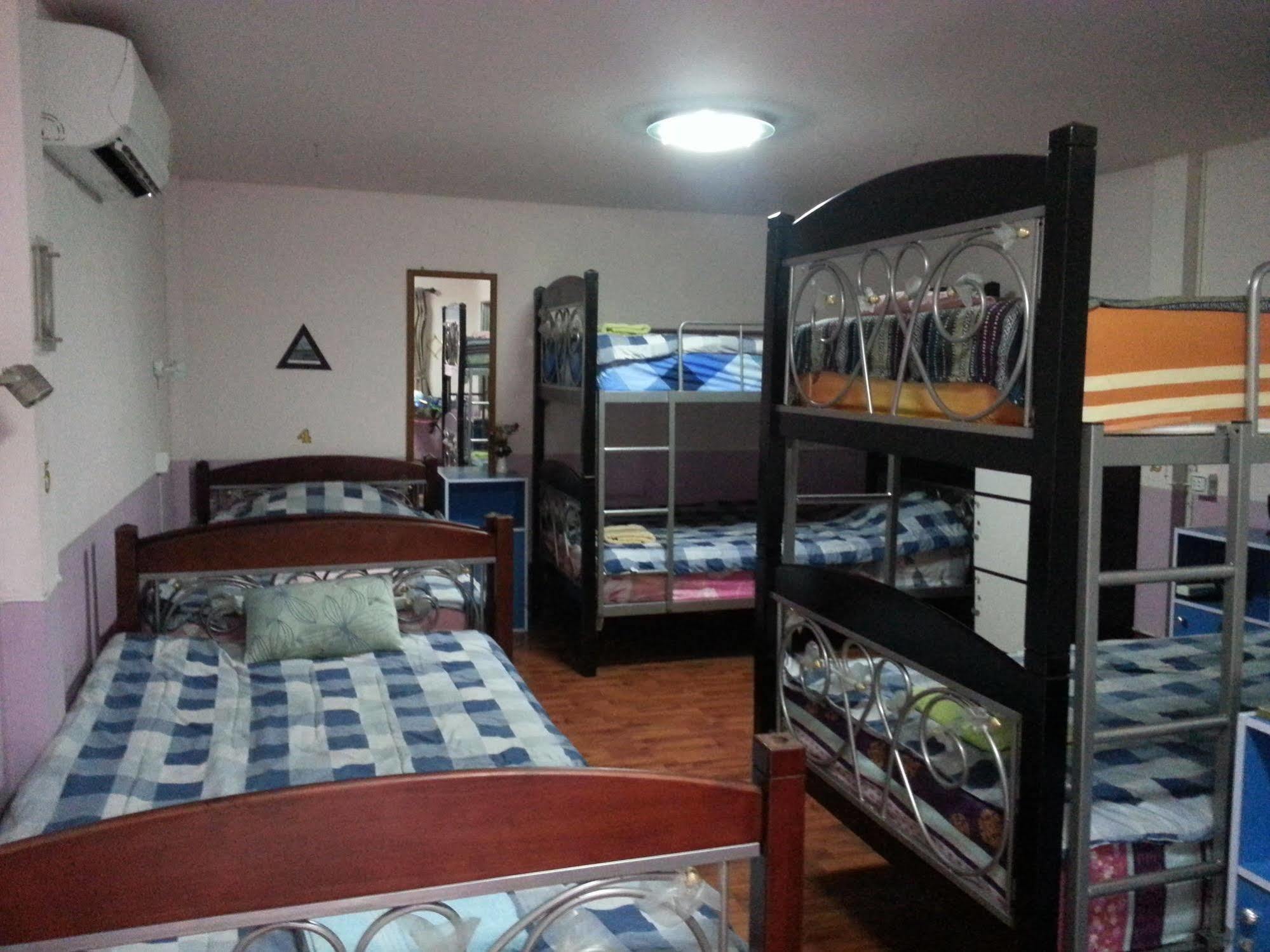 Kikie'S House Hostel Чиангмай Екстериор снимка